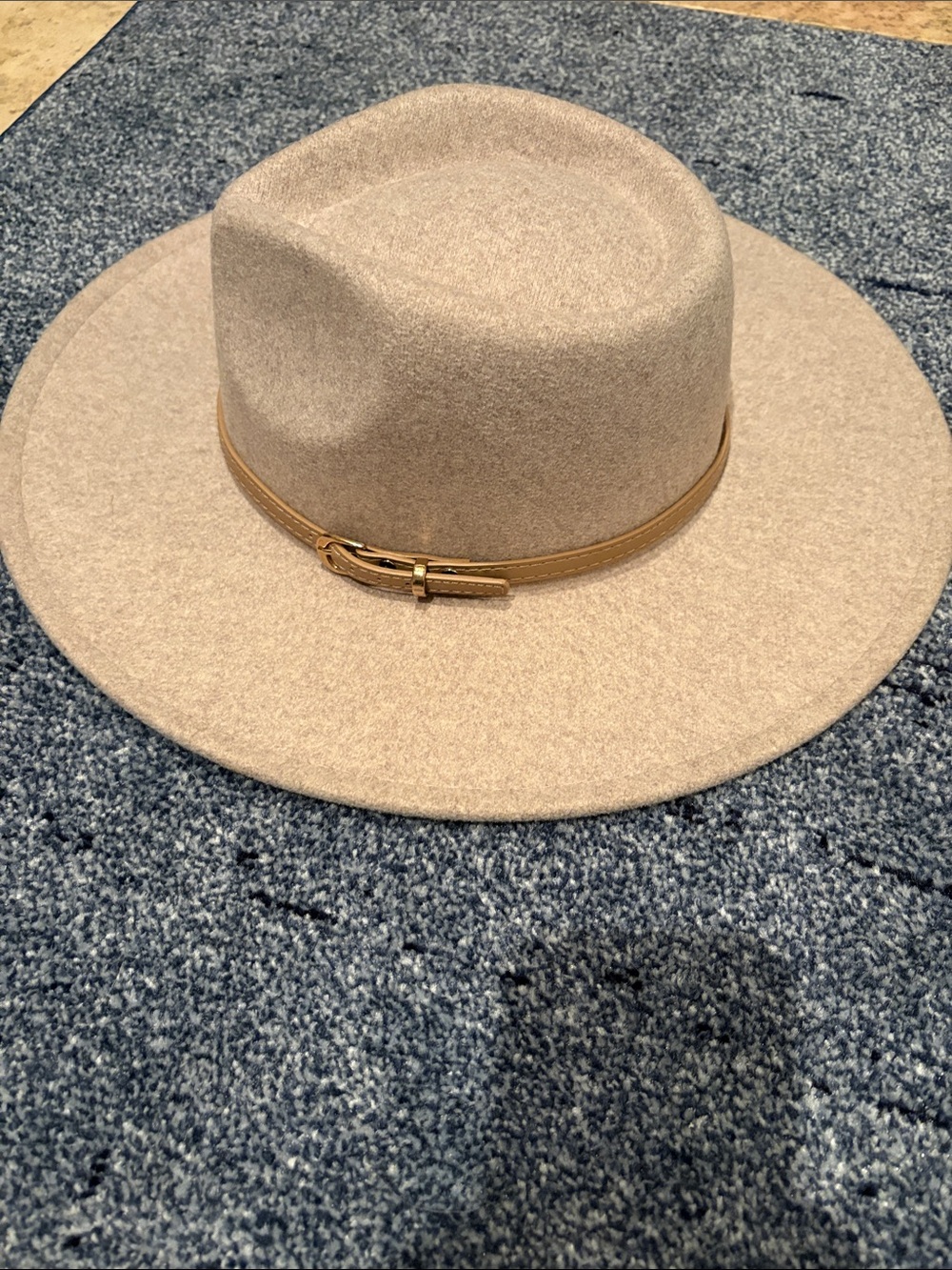 Beige Wide-Brim Felt Rancher Hat with Tan Leather Band